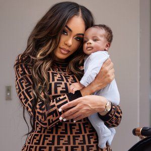 Meet your Posher, Mia